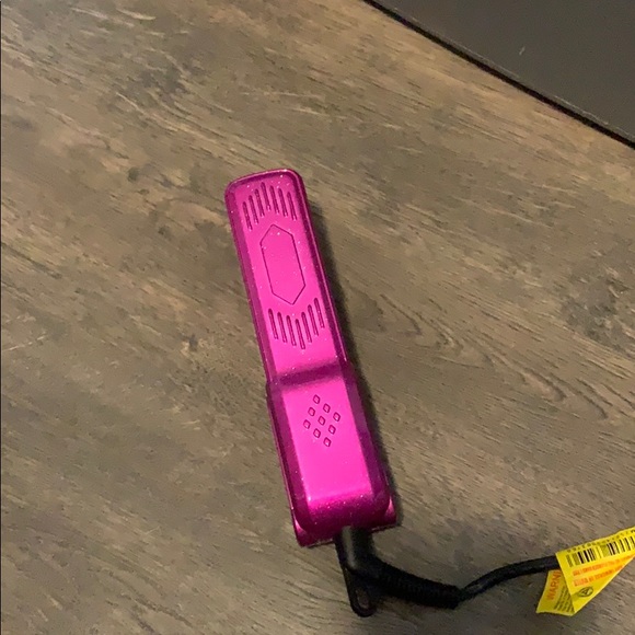 Mini Straightener- Perfect for Traveling - Picture 2 of 4